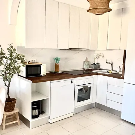 Sunset Oasis On The * Арона