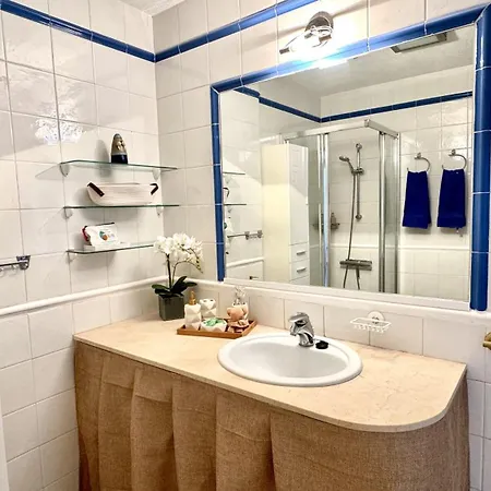 Апартаменты Sunset Oasis On The